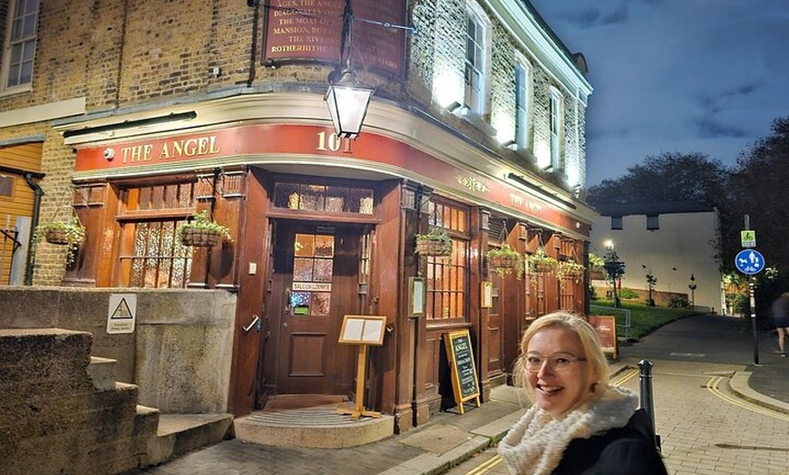 Image 7: Private Riverside London Pub Tour Pilgrims and Pirates