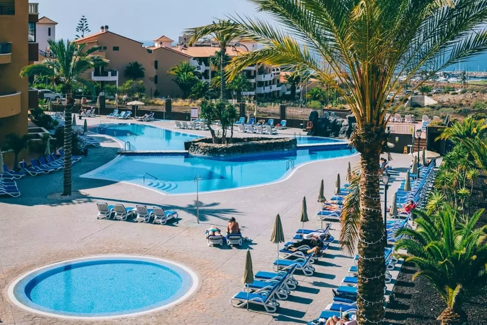 ✈ TENERIFE | San Miguel de Abona - Grand Muthu Golf Plaza Hotel & S...