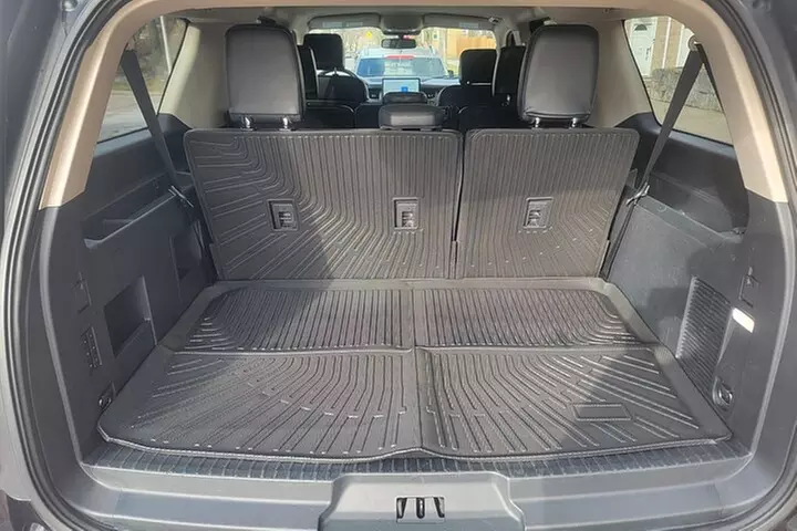 Seamless Chicago Airport Transfers with Deenil Experiences