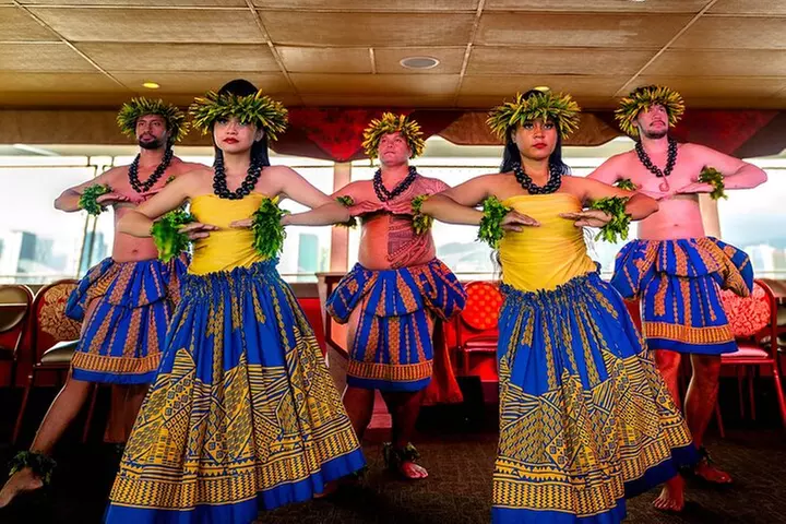 Honolulu: Pacific Star Sunset Dinner Cruise and Show