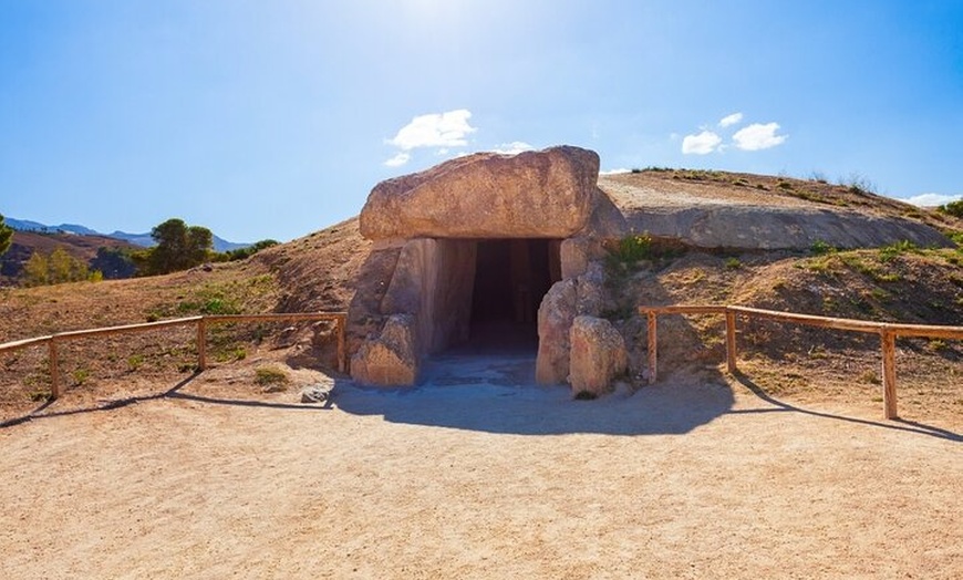 Image 4: Desde Málaga : Antequera & El Torcal Private DayTrip