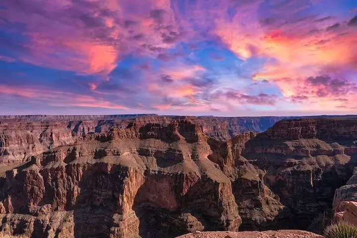Grand Canyon West Bus Tour with Hoover Dam and Optional Skywalk