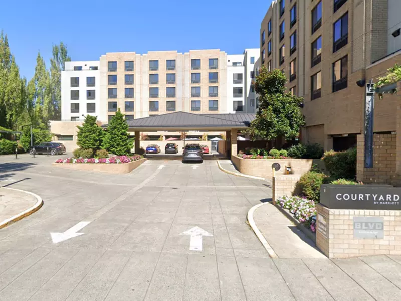 Parking at Courtyard Portland Lloyd Center Garage and Lot