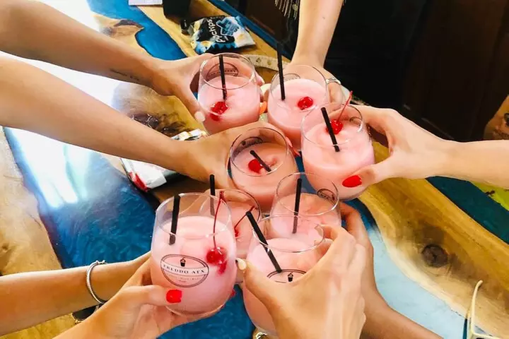 Austin Murals & Mimosas Roofless Party Bus Tour