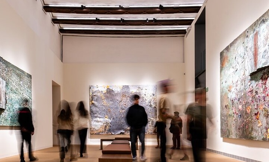 Image 4: Entrada al Centro de Arte Hortensia Herrero en Valencia