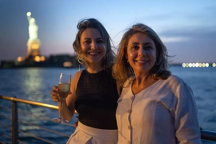 Mother's Day Signature Dinner Cruise in New York - Primary Image