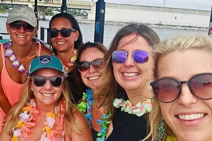 Cruisin Tikis Shell Island Big Kahuna Beach and Snorkel Cruise