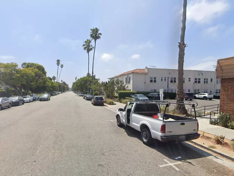 Parking at [SQ96] 1120 Wilshire Blvd. Lot