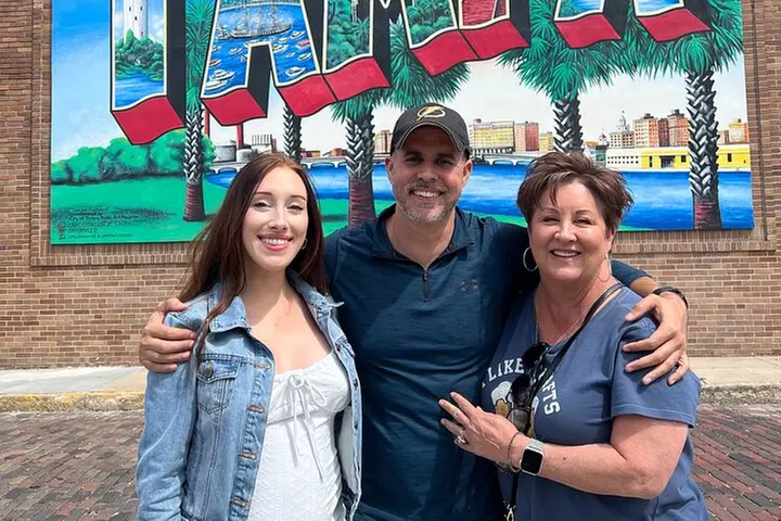 Locally-Guided Tampa Sightseeing Tour in Street-Legal Golf Cart