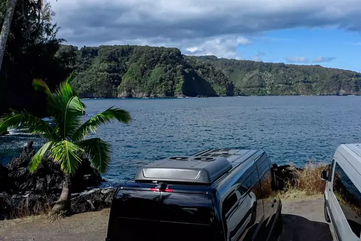 Maui: Road to Hana Adventure with Farm to Table Lunch