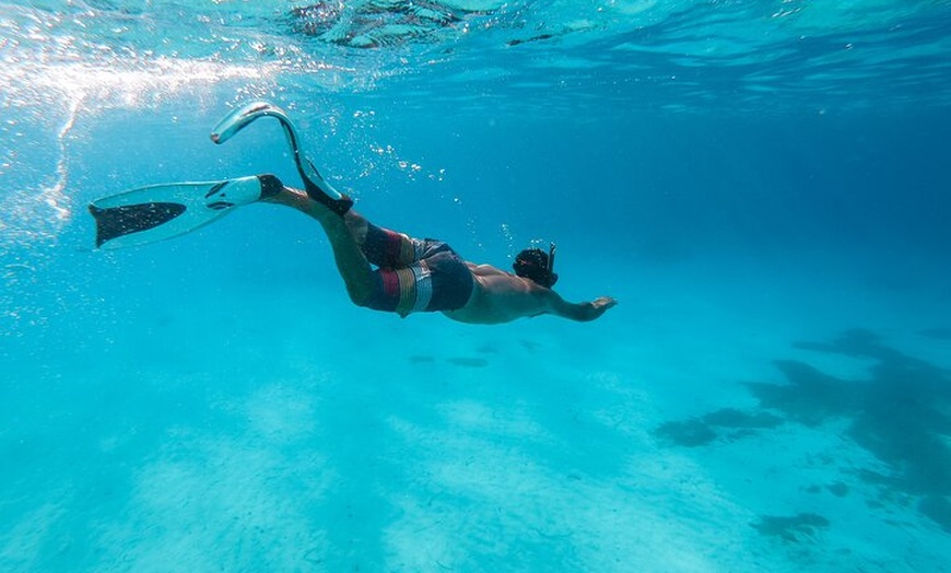 Image 11: Navega hacia el atardecer en un Llaüt balear