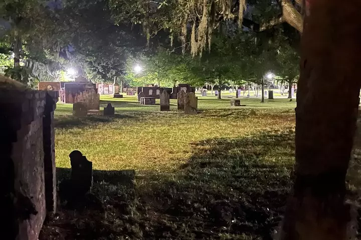 The Grave Tales Ghost Tour in Savannah