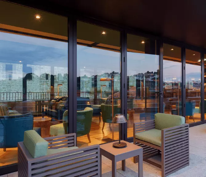 ✈ PORTOGALLO | Porto - Neya Porto Hotel 4*, 2 notti - Upgrade in om...