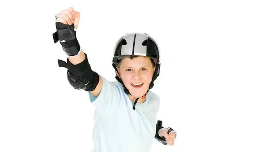 Image 3: $20 For 4 Skating Admissions Including Skate Rental (Reg. $40)