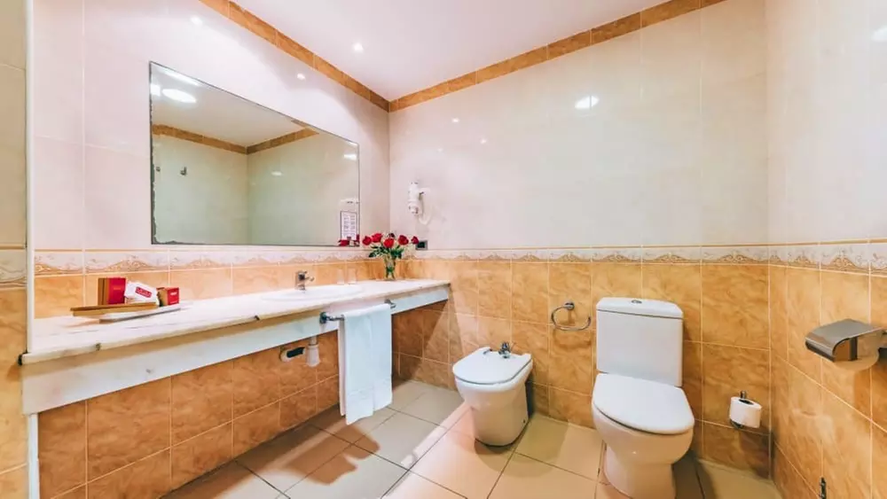 ✈ TENERIFE | San Miguel de Abona - Grand Muthu Golf Plaza Hotel & S...