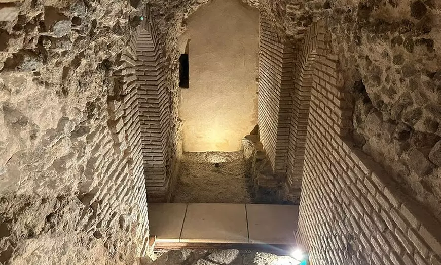 Image 7: Tour Toledo Subterráneo Visita Termas romanas y Sótanos Privados