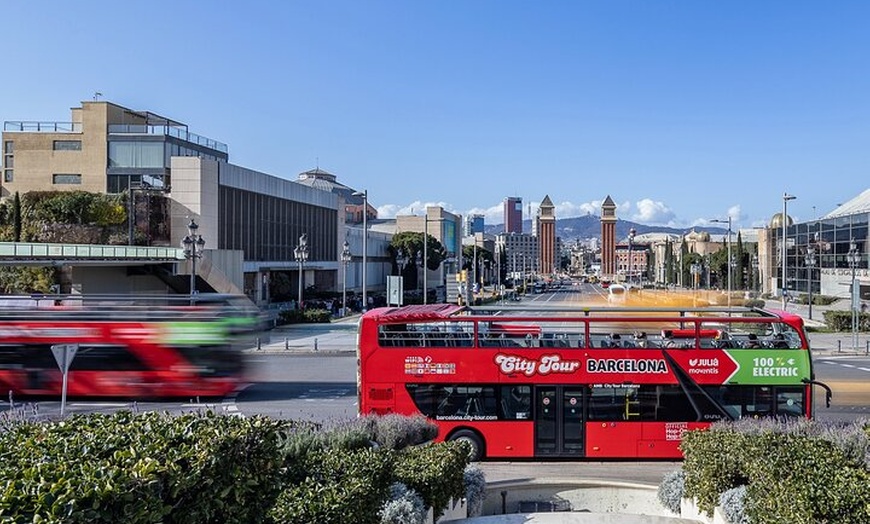 Image 9: Barcelona City Hop On Hop Off y FC Barcelona Immersive Tour