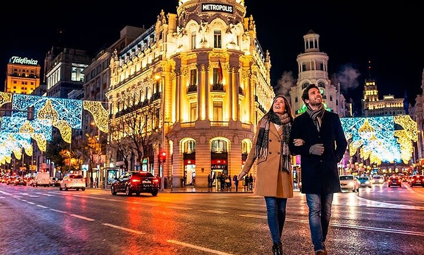 Image 1: Luces de Navidad y Parque del Retiro: Gran Vía, Cibeles y más