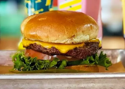 5% Cash Back at Solo's Park & Pub
