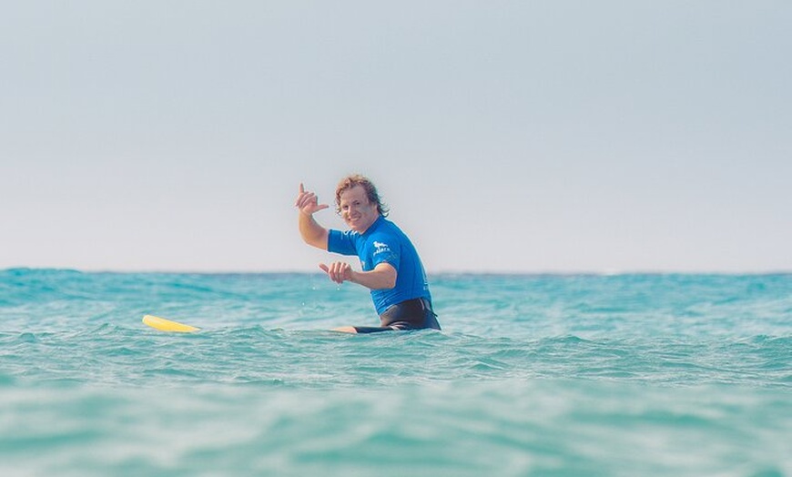 Image 17: Aprende a surfear en las interminables playas del sur de Fuerteventura
