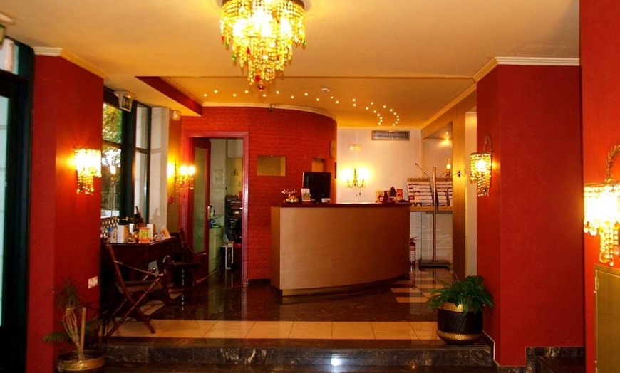 Image 2: ✈ ATENY I OKOLICE | Ateny - Delphi Art Hotel 3* - City break