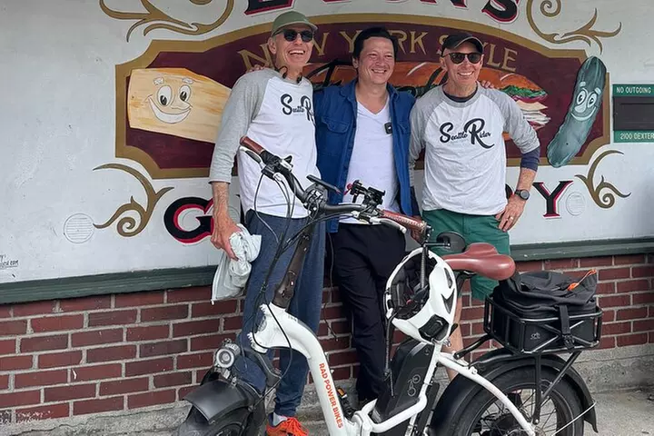 Bike Tour Seattle. 5 star Electric Bike Tour Seattle's waterways