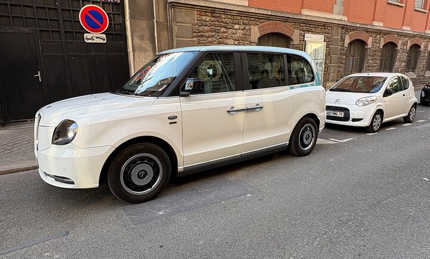 Image 3: Visite privée de Paris en taxi classique électrique à Londres