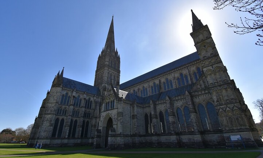 Image 20: London To Southampton Transfer to Stonehenge and Sailsbury