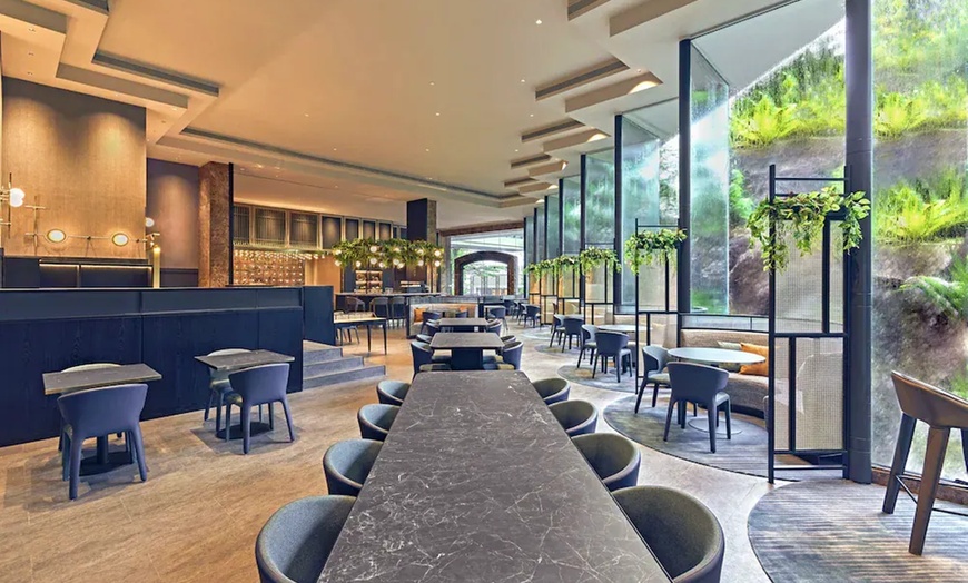 Image 9: ✈ SINGAPORE - Vibe Hotel Singapore Orchard 4* - Piscina esterna