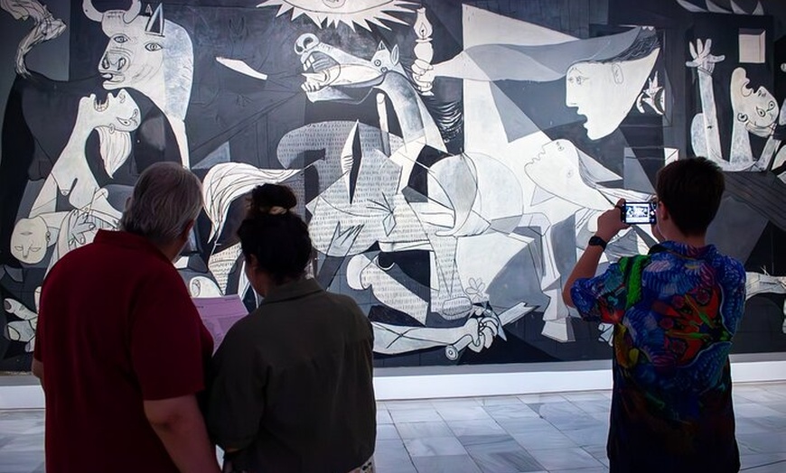 Image 15: Visita al Museo Reina Sofía: Obras maestras con guía local