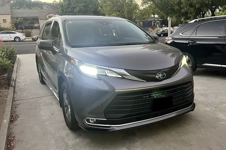 One Way Private Airport Transfer from/to LAX