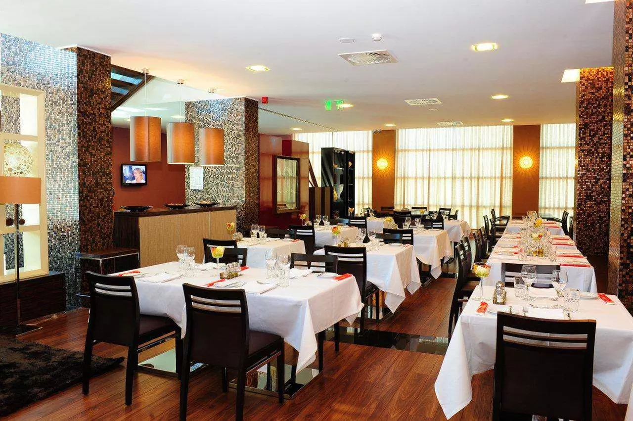 ✈ PORTOGALLO | Porto - Axis Porto Business & Spa Hotel 4*, 2 notti ...