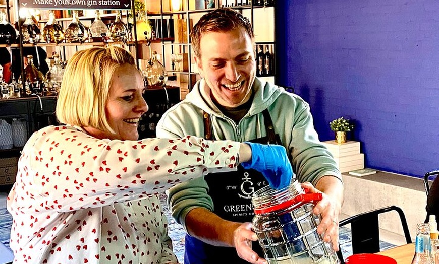 Image 6: London: Gin Lab - Make your own gin