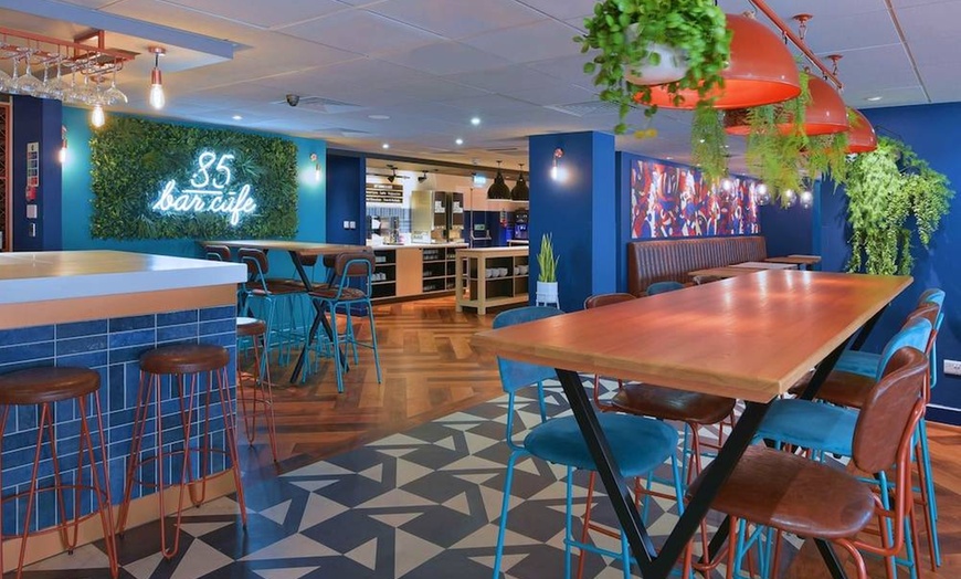 Image 9: ✈ ROYAUME-UNI | Londres - Travelodge London Kings Cross Royal Scot ...