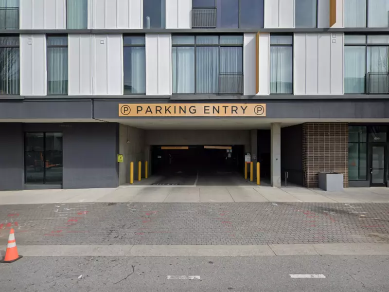 Parking at 935M Garage