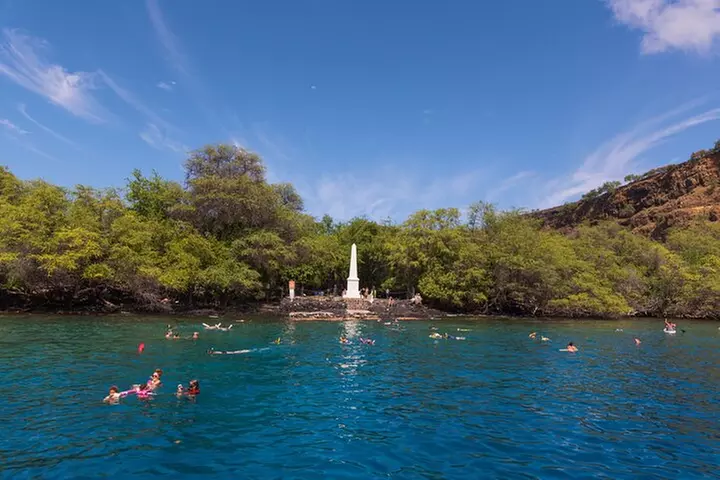 Afternoon Sail & Snorkel to the Captain Cook Monument