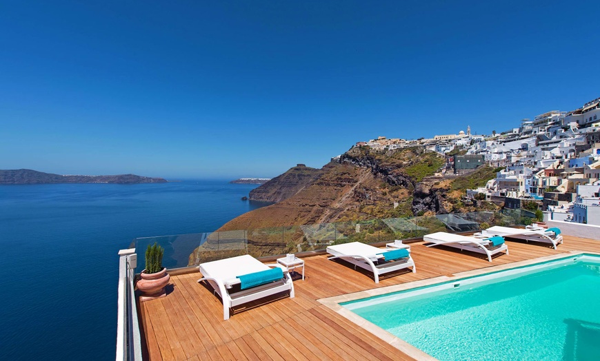 Image 1: ✈ SANTORIN | Fira - Athina Luxury Suites 5* - Vue panoramique