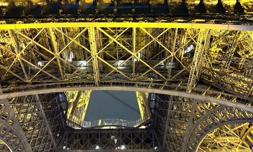 Image 19: Tour Eiffel en ascenseur au deuxième étage et sommet facultatif