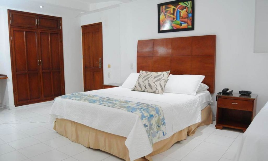 Image 6: ✈ COLOMBIA | Bocagrande - Coral Reef 3*, 5 notti - Piscina esterna