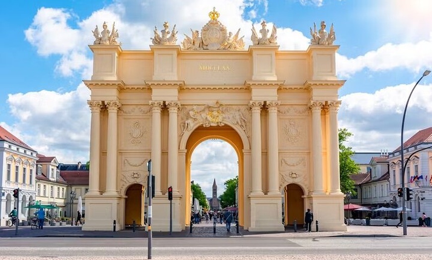 Image 9: Potsdamer Rundgang mit Schlosseingang