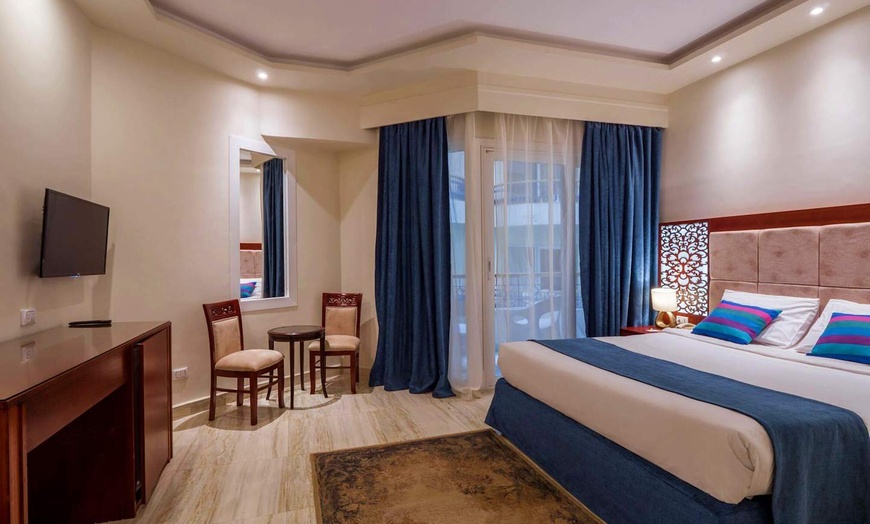 Image 4: ✈ EGITTO | Hurghada - Sea Gull Beach resort & crociera osservazione...