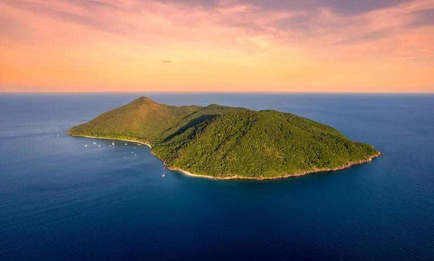 Image 6: Departing Cairns: Full Day Trip to Fitzroy Island
