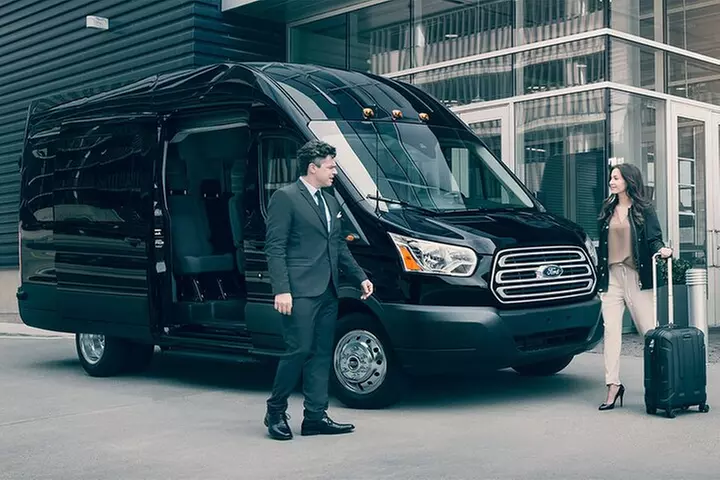 Airport luxury arrival ride by SUV, Sedan, Minibus or Limousine