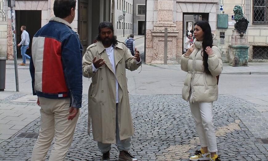 Image 4: Hinter dem Bildschirm Authentisches München mit einem privaten Gast...