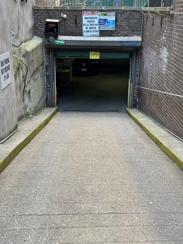 Parking at Algin Management - Townsway Garage