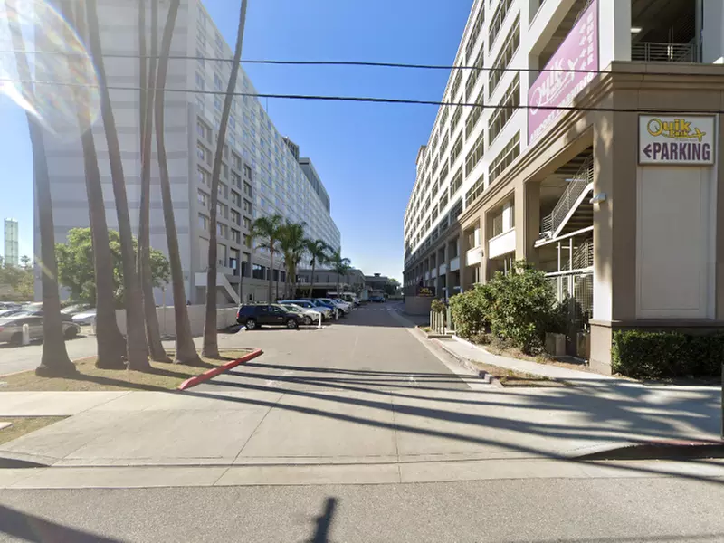 Parking at QuikPark LAX Garage