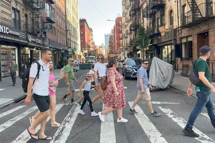 NYC: Greenwich Village Food Tour with 6 Locals Favorites Dishes