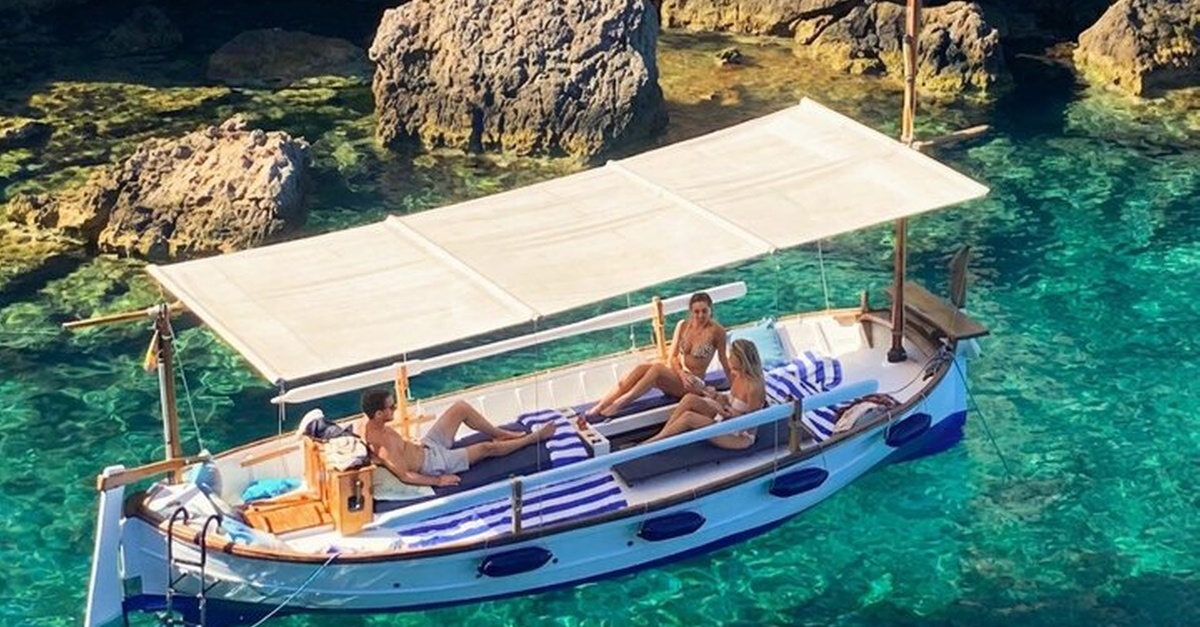 Tour privado en barco por Alcudia, Pollensa y Formentor desde Mallorca