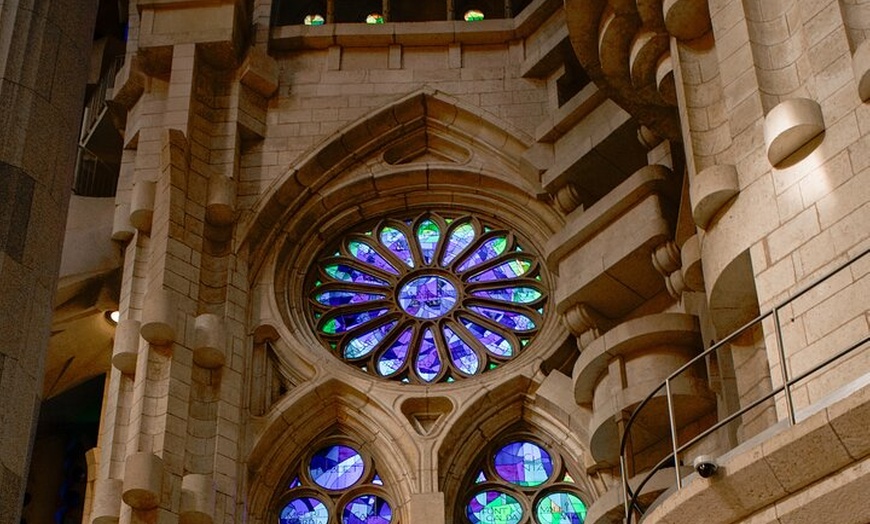 Image 13: Explore Montserrat y La Sagrada Familia en un día