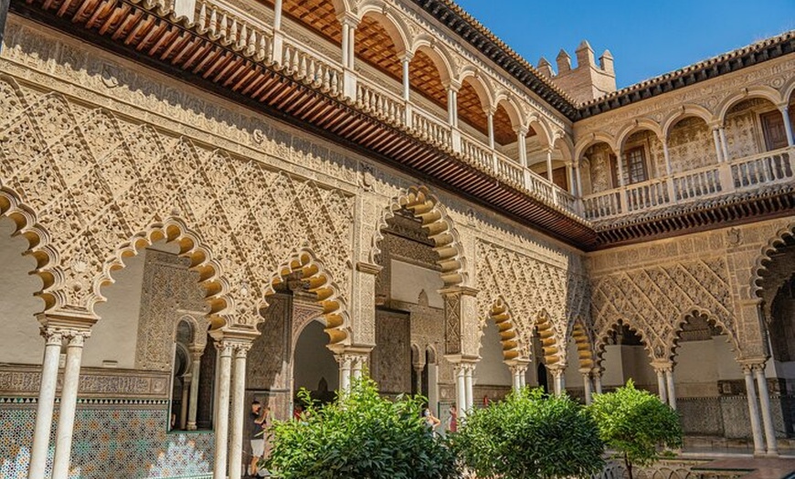 Image 3: Entrada al Real Alcázar de Sevilla con Audioguía